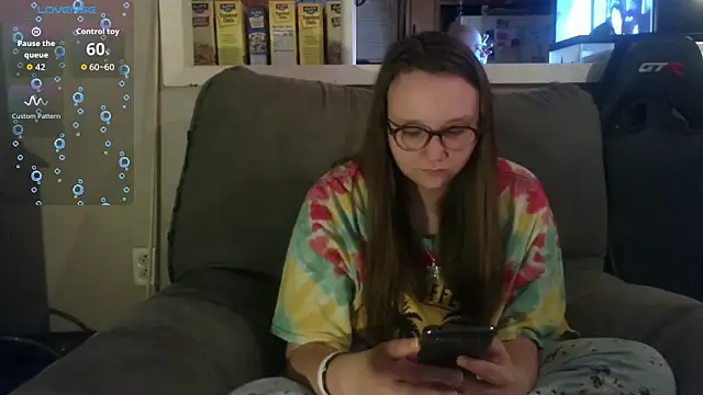 ZeTurtleMaster online show from November 4, 2025, 2:59 am