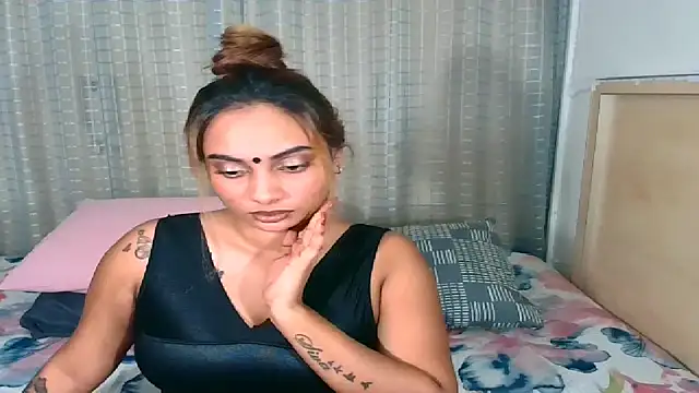 Snapshot of sexyindianchic chatting on November 17, 2025, 6:01 pm sexyindianchic online show from November 17, 2025, 6:01 pm