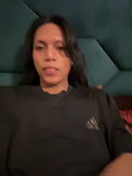 Snapshot of DarlingJenny22 chatting on June 21, 2026, 8:09 am DarlingJenny22 online show from June 21, 2026, 8:09 am