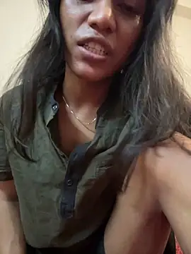 Snapshot of DarlingJenny22 chatting on April 21, 2026, 6:47 pm DarlingJenny22 online show from April 21, 2026, 6:47 pm
