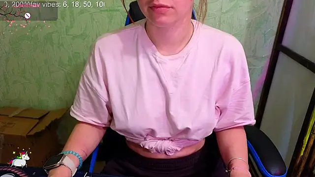 Snapshot of DanaMartina chatting on December 2, 2025, 5:36 pm DanaMartina online show from December 2, 2025, 5:36 pm