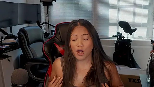 Bubbleliyah online show from April 18, 2026, 3:14 pm