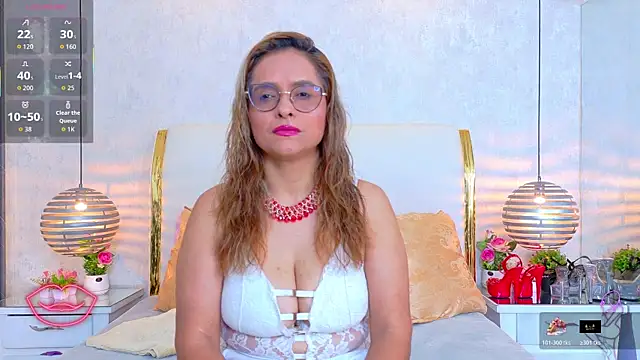MarilynVega1 online show from July 17, 2026, 9:23 pm