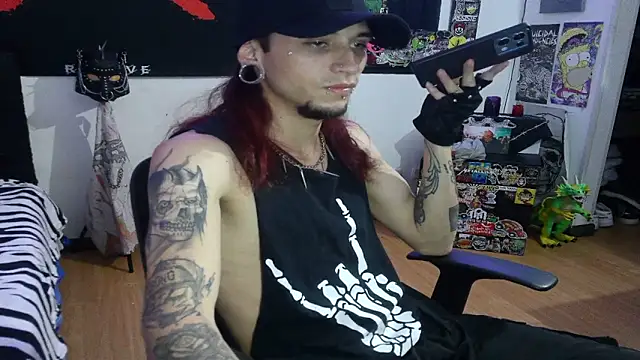 Snapshot of davidroses420 chatting on January 3, 2025, 12:33 am davidroses420 online show from January 3, 2025, 12:33 am