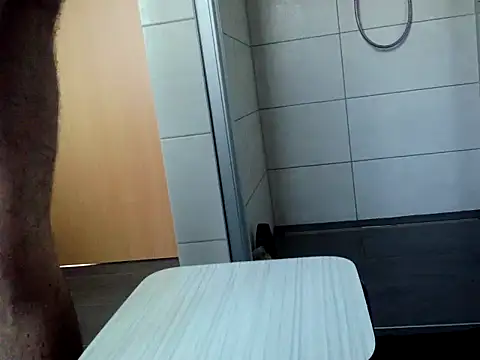 mopa81 online show from April 9, 2026, 5:52 pm