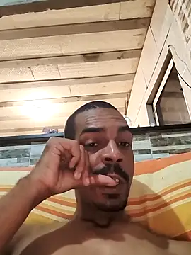 Snapshot of Latrel01 chatting on November 16, 2025, 12:48 am Latrel01 online show from November 16, 2025, 12:48 am