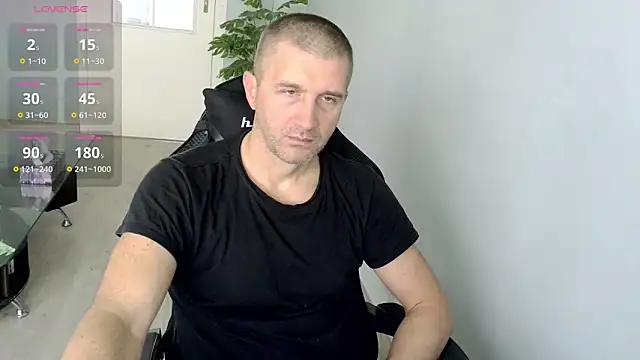 Snapshot of Maribor chatting on October 8, 2025, 9:11 am Maribor online show from October 8, 2025, 9:11 am