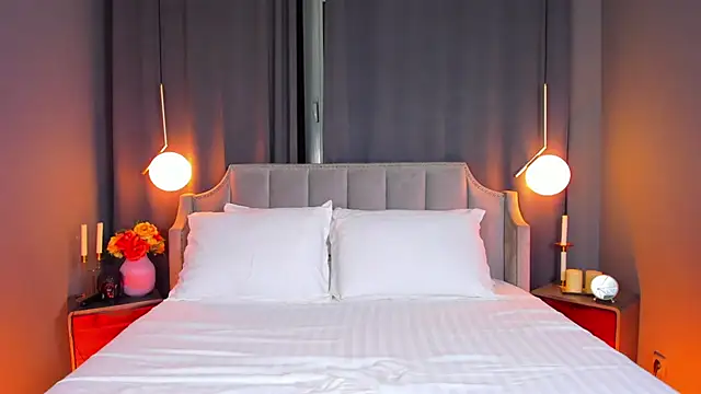 AdoraLynn online show from November 16, 2025, 7:51 pm