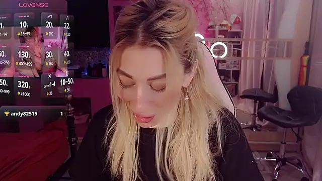 Snapshot of AnnieGOld_ chatting on November 30, 2025, 8:09 pm AnnieGOld online show from November 30, 2025, 8:09 pm