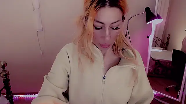 Snapshot of AnnieGOld_ chatting on February 27, 2025, 10:20 pm AnnieGOld  online show from February 27, 2025, 10:20 pm