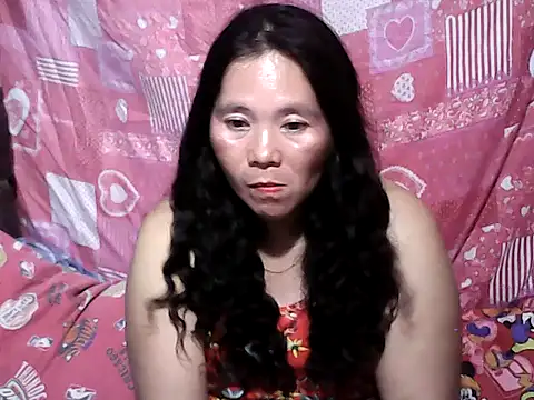 hotpusie 4u online show from March 26, 2026, 2:04 pm