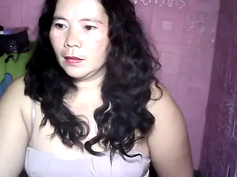 hotpusie 4u online show from November 10, 2025, 6:29 am