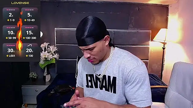 Snapshot of teddyfit19cm chatting on November 29, 2025, 2:06 pm teddyfit19cm online show from November 29, 2025, 2:06 pm