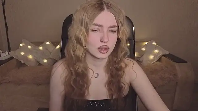 Snapshot of ViolettaLopez chatting on February 12, 2026, 3:23 pm ViolettaLopez online show from February 12, 2026, 3:23 pm