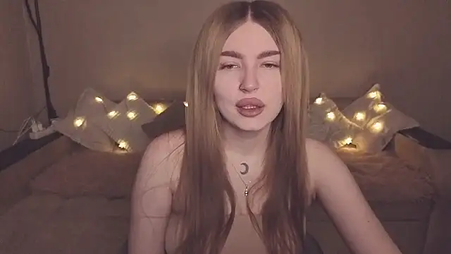 Snapshot of ViolettaLopez chatting on January 9, 2026, 1:18 pm ViolettaLopez online show from January 9, 2026, 1:18 pm