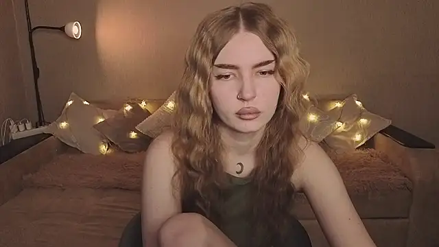 Snapshot of ViolettaLopez chatting on February 24, 2026, 2:40 pm ViolettaLopez online show from February 24, 2026, 2:40 pm