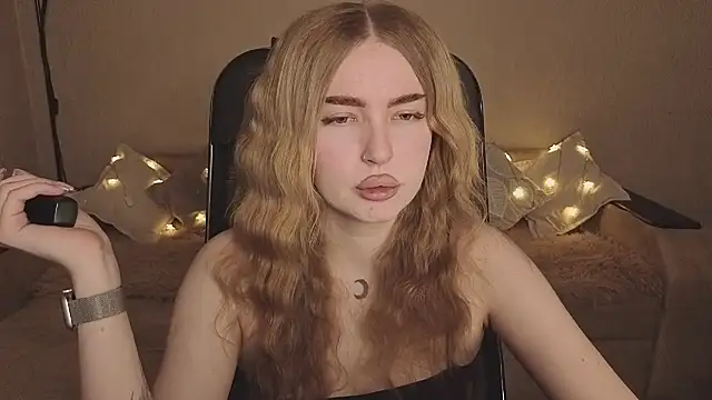 Snapshot of ViolettaLopez chatting on February 23, 2026, 4:07 pm ViolettaLopez online show from February 23, 2026, 4:07 pm