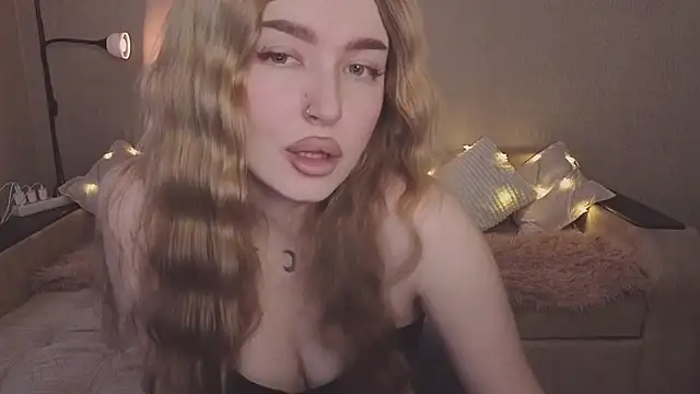 Snapshot of ViolettaLopez chatting on February 19, 2026, 1:19 pm ViolettaLopez online show from February 19, 2026, 1:19 pm