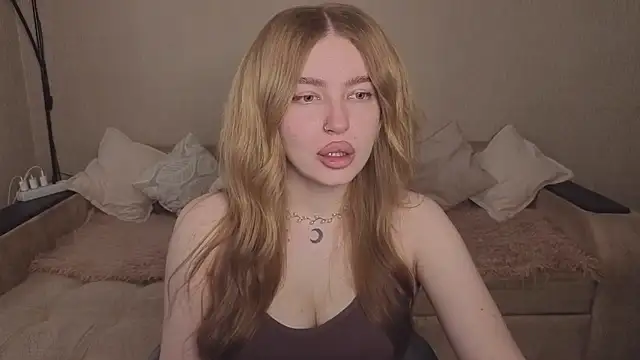 ViolettaLopez online show from May 12, 2026, 3:07 pm