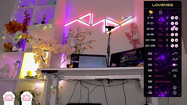 Snapshot of Elena-Marilyn chatting on November 21, 2025, 8:52 pm Elena-Marilyn online show from November 21, 2025, 8:52 pm