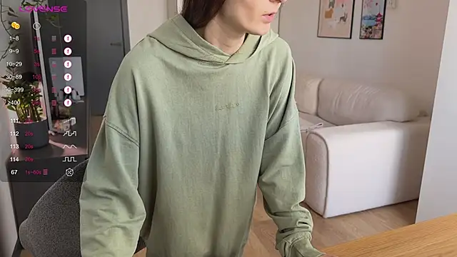 Snapshot of Chantwow chatting on September 14, 2025, 10:26 am Chantwow online show from September 14, 2025, 10:26 am