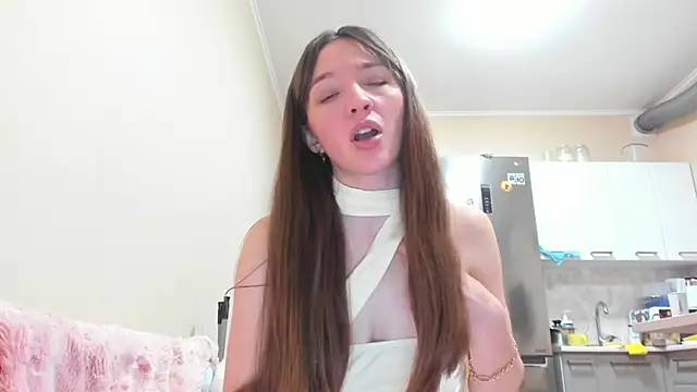 Snapshot of Naughty_Molly chatting on April 3, 2026, 6:14 pm Naughty Molly online show from April 3, 2026, 6:14 pm
