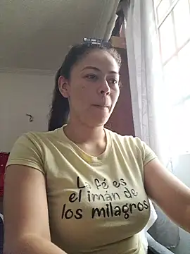 Snapshot of mayhott2 chatting on December 2, 2025, 6:31 pm mayhott2 online show from December 2, 2025, 6:31 pm