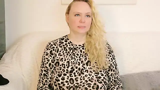 Sarah4you online show from February 23, 2026, 5:35 pm