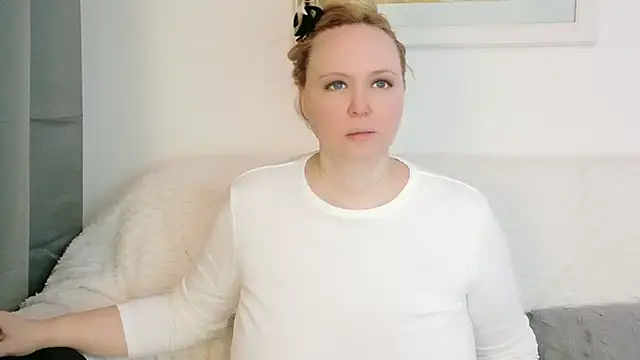 Sarah4you online show from February 16, 2026, 9:13 pm