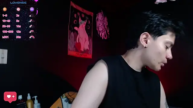 girl intense444 online show from May 30, 2026, 1:17 pm