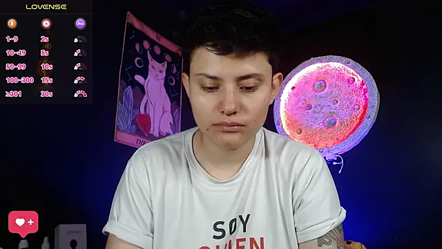 girl intense444 online show from November 14, 2025, 1:04 pm