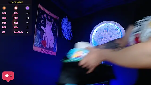 girl intense444 online show from December 15, 2025, 1:17 pm