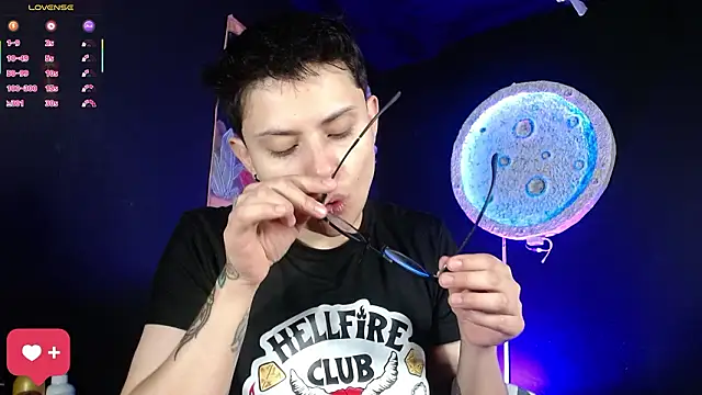 girl intense444 online show from February 13, 2026, 12:27 pm