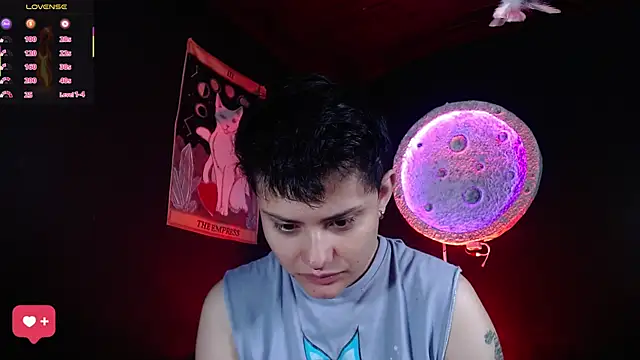 girl intense444 online show from April 8, 2026, 1:56 pm