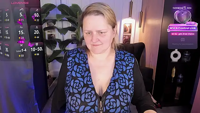 Snapshot of ScarlettSoft chatting on May 11, 2026, 5:42 am ScarlettSoft online show from May 11, 2026, 5:42 am