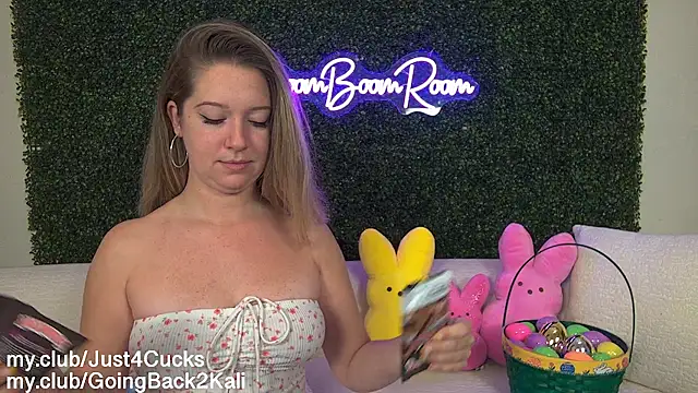 boomboomr00m online show from April 4, 2026, 2:29 am