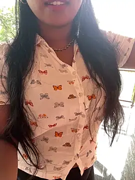 Snapshot of Dhiyapink chatting on March 11, 2025, 5:57 am Dhiyapink online show from March 11, 2025, 5:57 am