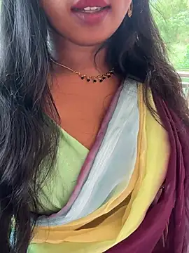 Snapshot of Dhiyapink chatting on March 12, 2025, 12:15 pm Dhiyapink online show from March 12, 2025, 12:15 pm