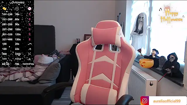 Snapshot of AureliaWinter chatting on November 1, 2025, 11:04 am AureliaWinter online show from November 1, 2025, 11:04 am