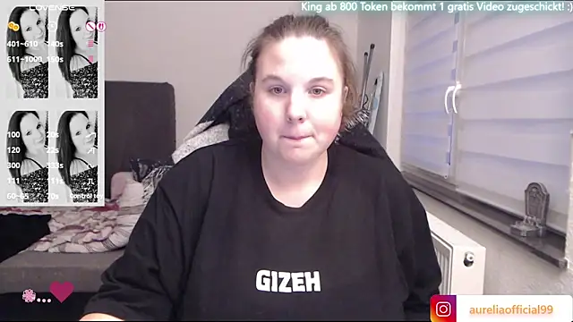 Snapshot of AureliaWinter chatting on November 3, 2025, 4:21 pm AureliaWinter online show from November 3, 2025, 4:21 pm