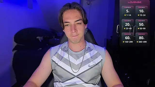 Snapshot of Alex_smith00 chatting on September 15, 2025, 12:44 am Alex smith00 online show from September 15, 2025, 12:44 am