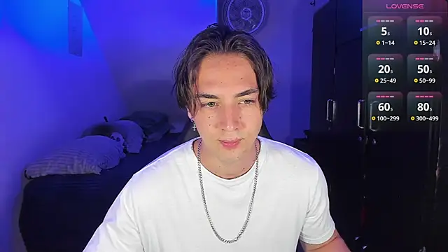 Snapshot of Alex_smith00 chatting on September 24, 2025, 1:02 am Alex smith00 online show from September 24, 2025, 1:02 am