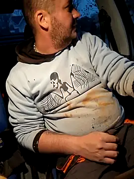 nemes2 online show from December 2, 2025, 3:25 pm