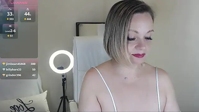 Snapshot of Tilly_Eliot chatting on March 5, 2025, 12:38 am Tilly Eliot online show from March 5, 2025, 12:38 am