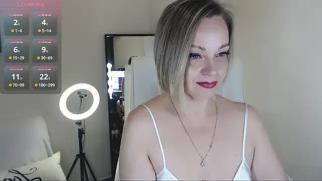 Snapshot of Tilly_Eliot chatting on February 20, 2025, 4:47 pm Tilly Eliot online show from February 20, 2025, 4:47 pm