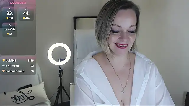 Snapshot of Tilly_Eliot chatting on March 3, 2025, 12:01 am Tilly Eliot online show from March 3, 2025, 12:01 am