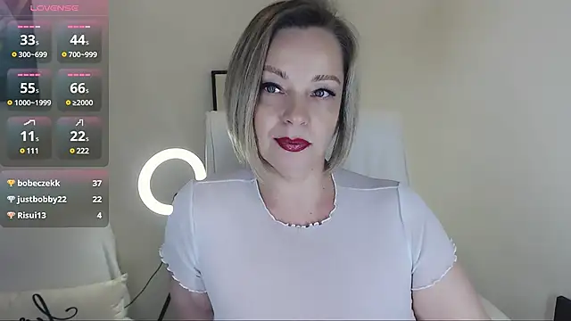 Snapshot of Tilly_Eliot chatting on March 13, 2025, 8:54 pm Tilly Eliot online show from March 13, 2025, 8:54 pm