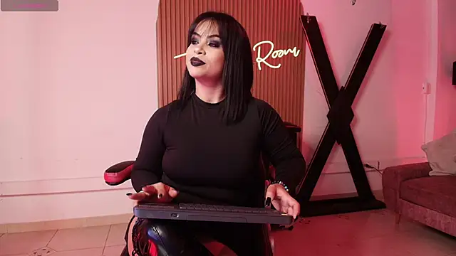 arianna smith  online show from March 22, 2025, 7:20 pm