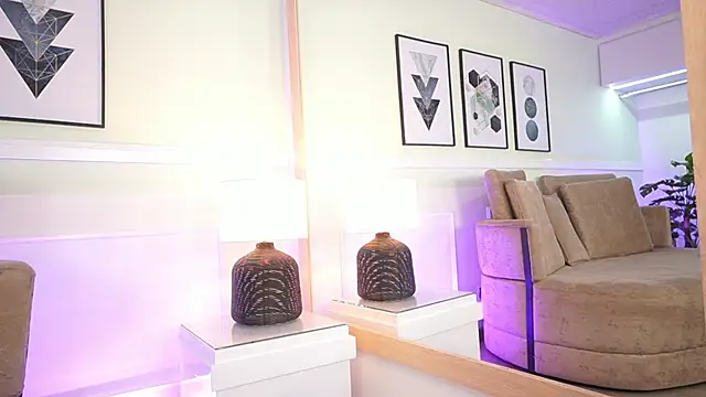 MaddyWattson online show from December 5, 2025, 11:31 am