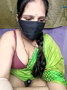 Snapshot of Rising_Smiler chatting on February 10, 2025, 9:36 pm Rising Smiler online show from February 10, 2025, 9:36 pm